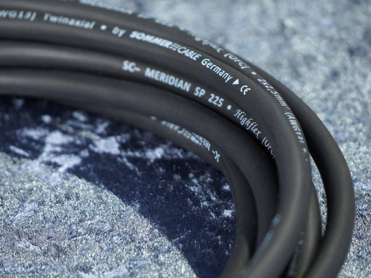 Lautsprecherkabel 'Meridian' 2x2,5 mm² mit Lamellen-Bananenstecker einseitig