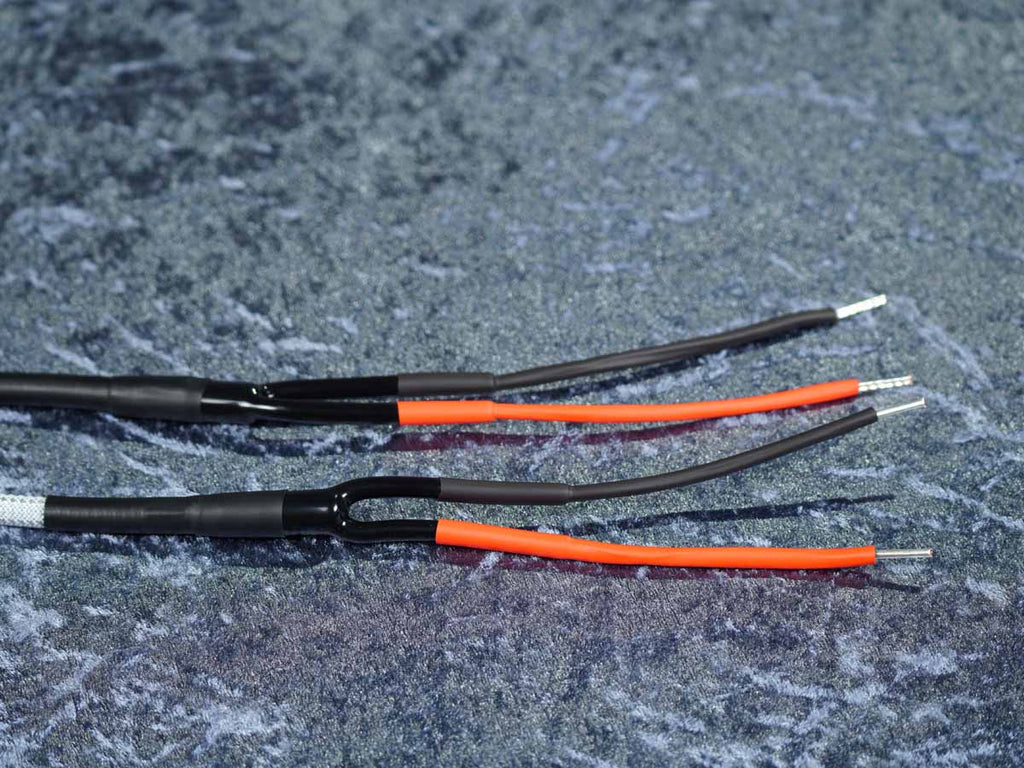 Lautsprecherkabel 'Meridian' 2x1,5 mm² Gfl mit Spreizspangen-Bananenstecker einseitig