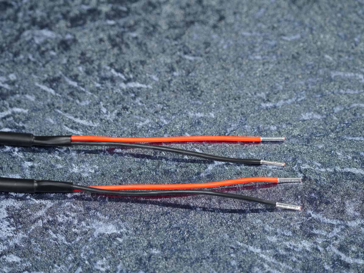 Lautsprecherkabel 'Meridian' 2x2,5 mm² mit BM06-Bananenstecker einseitig