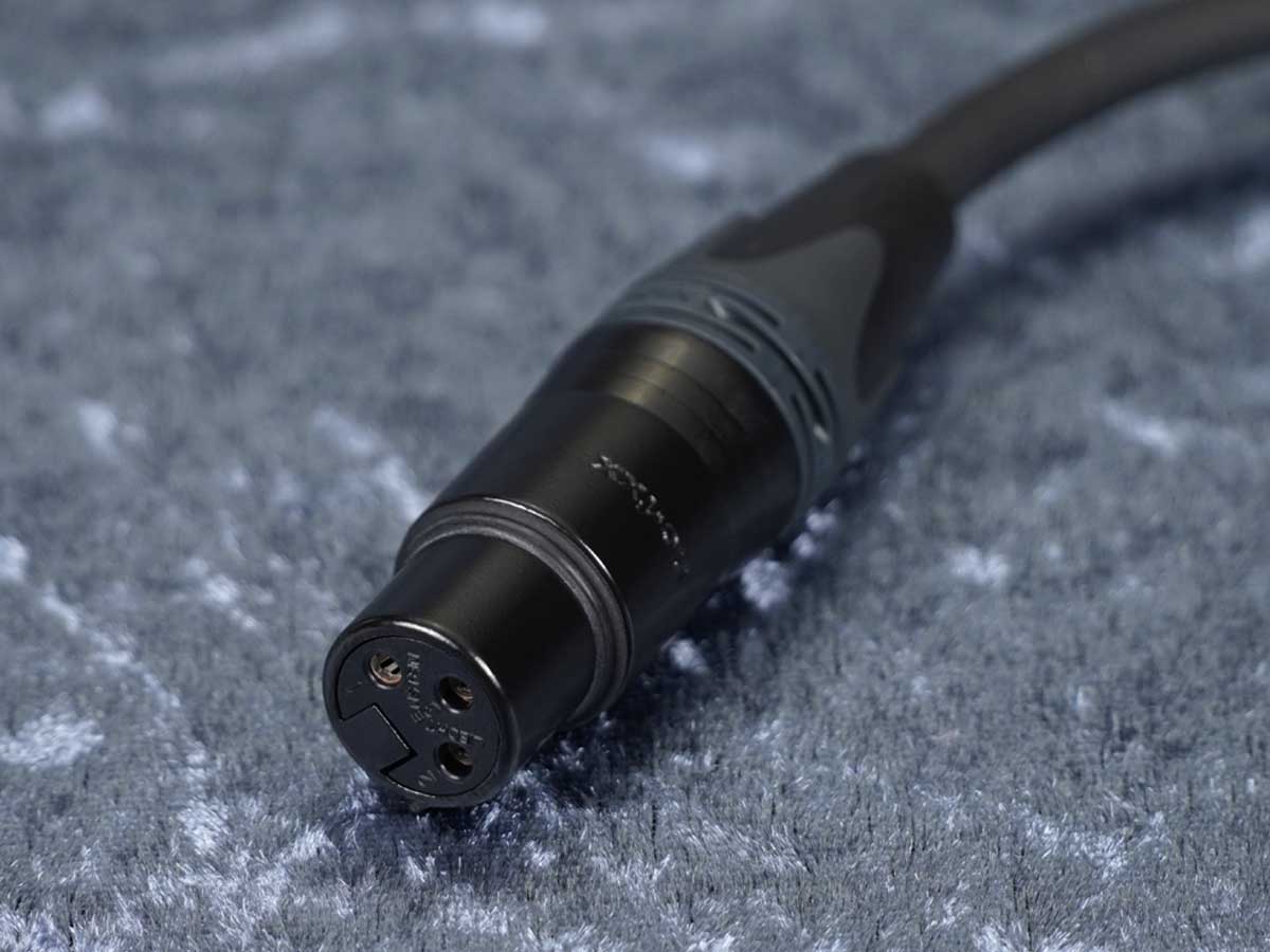 Kurzadapter XLR-3Pol female auf Plg6,3St - Sommer/Neutrik