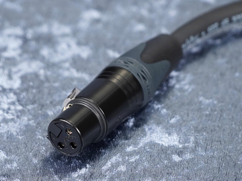 Kurzadapter XLR 3-Pol female auf Klinke 2-Pol für Lautsprecher - Sommer/Neutrik