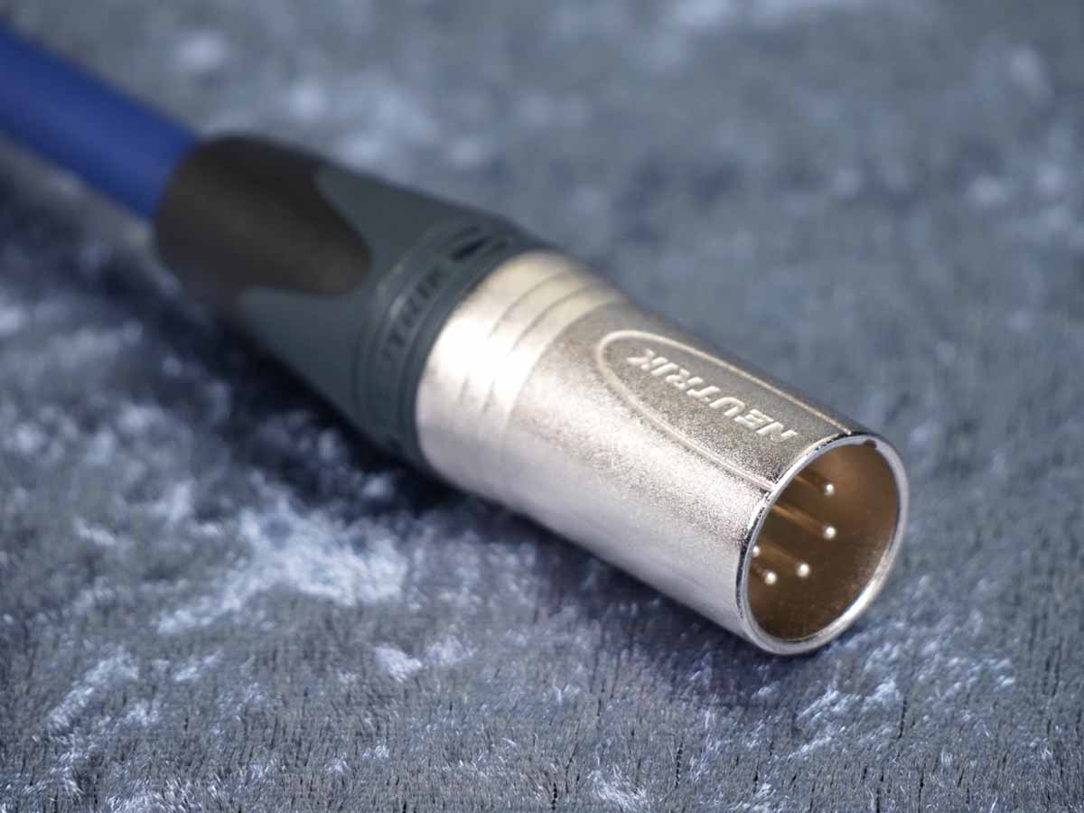 DMX-Kabel 5-Pol Sommer 'Binary 422' Blau / Neutrik