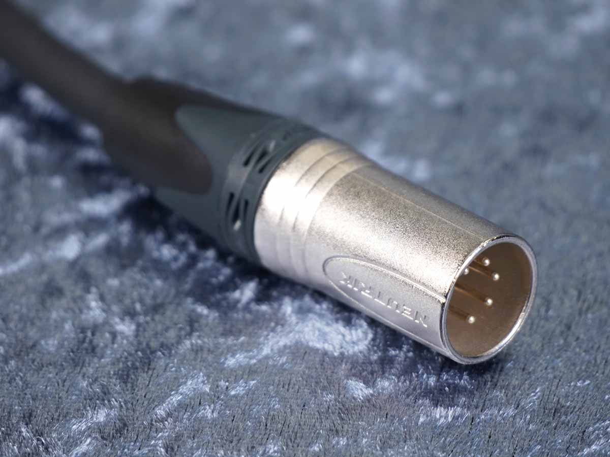 DMX-Kabel 5-Pol Sommer 'Binary 422' Schwarz / Neutrik