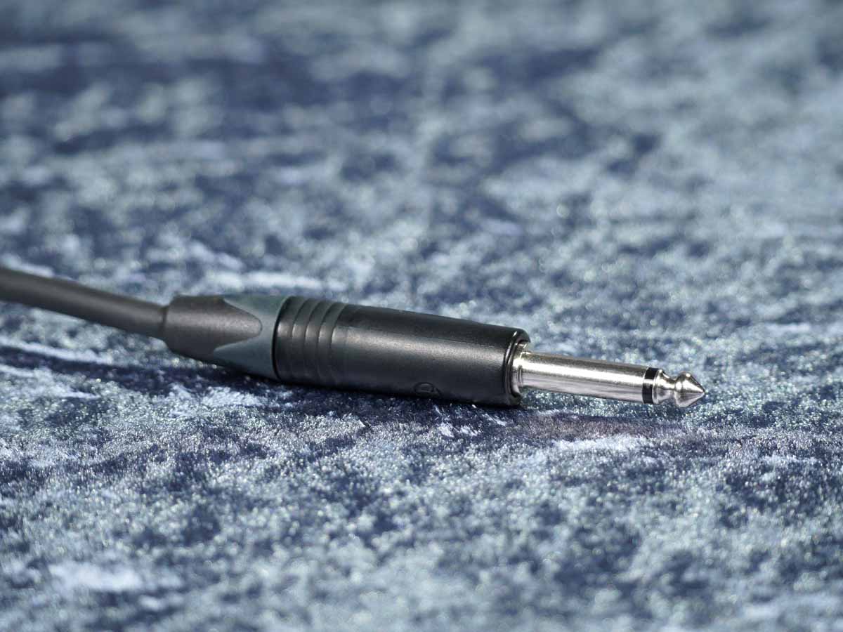 Instrumentenkabel Sommer 'Tricone XXL' schwarz - Neutrik Klinke auf Winkelklinke schwarz