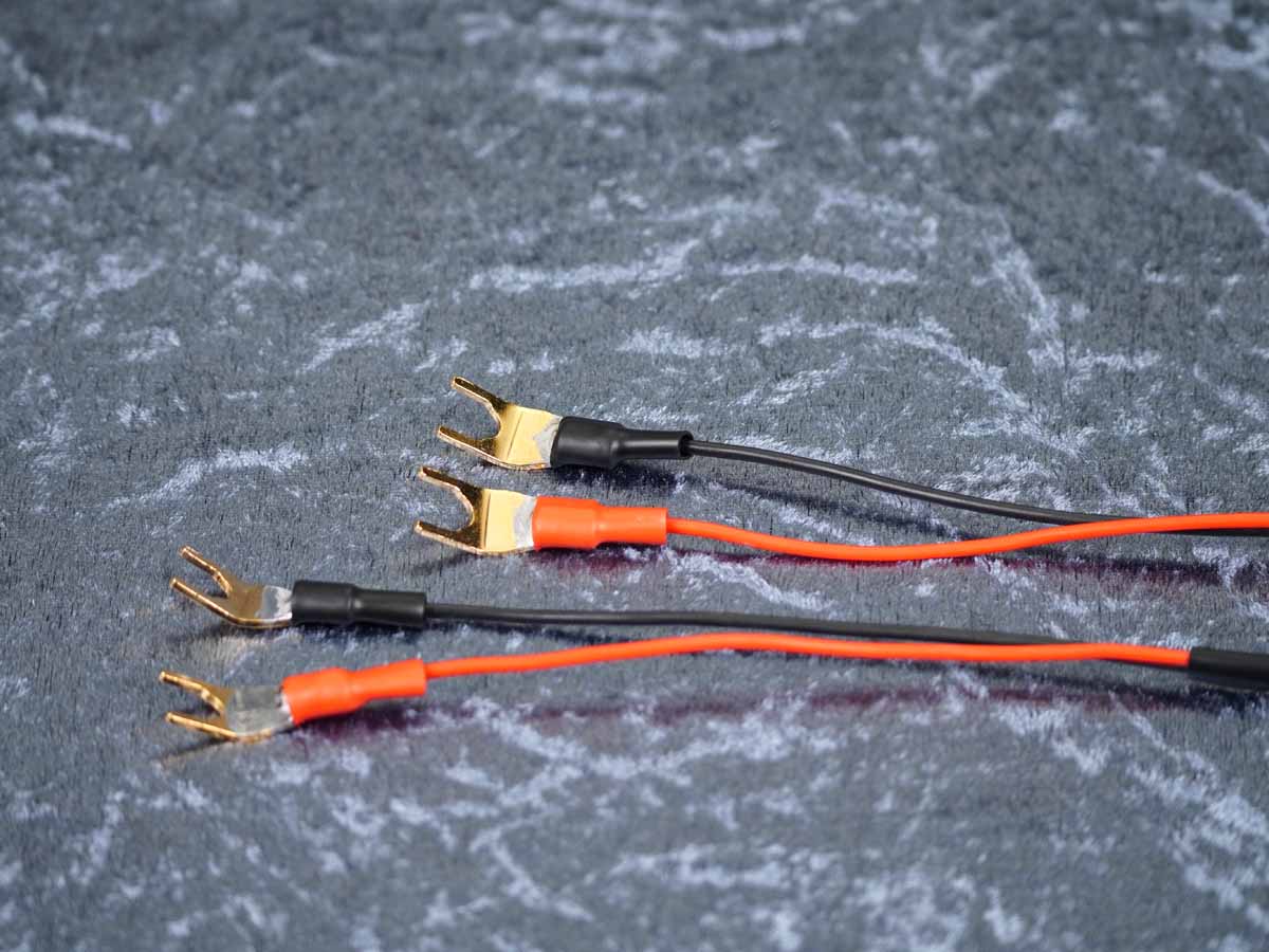 Lautsprecherkabel 'Meridian' 2x1,5 mm² Lamellen-Bananenstecker auf CTA01 Kabelschuhe