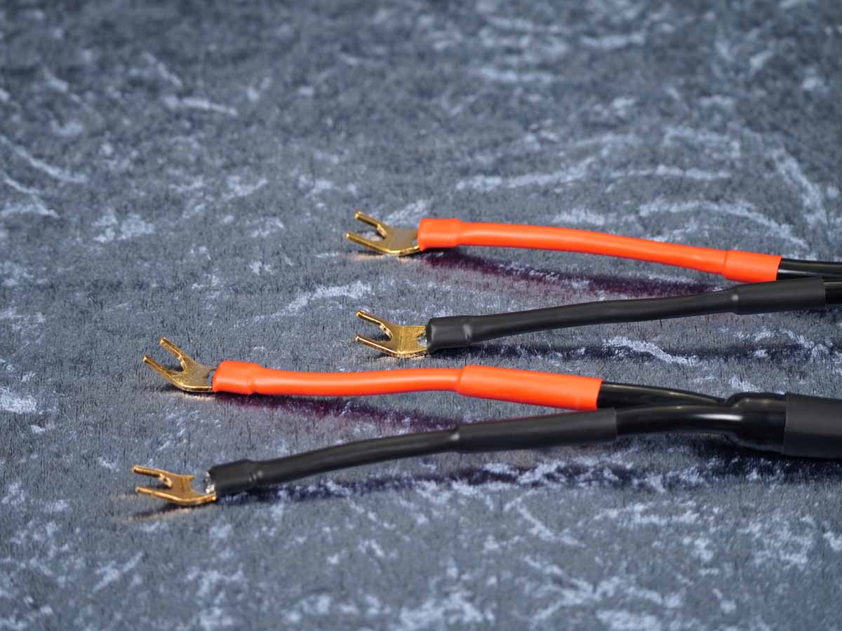 Lautsprecherkabel 'Meridian' 2x4,0 mm² Gfl Spreizspangen-Bananenstecker auf CTA01 Kabelschuhe