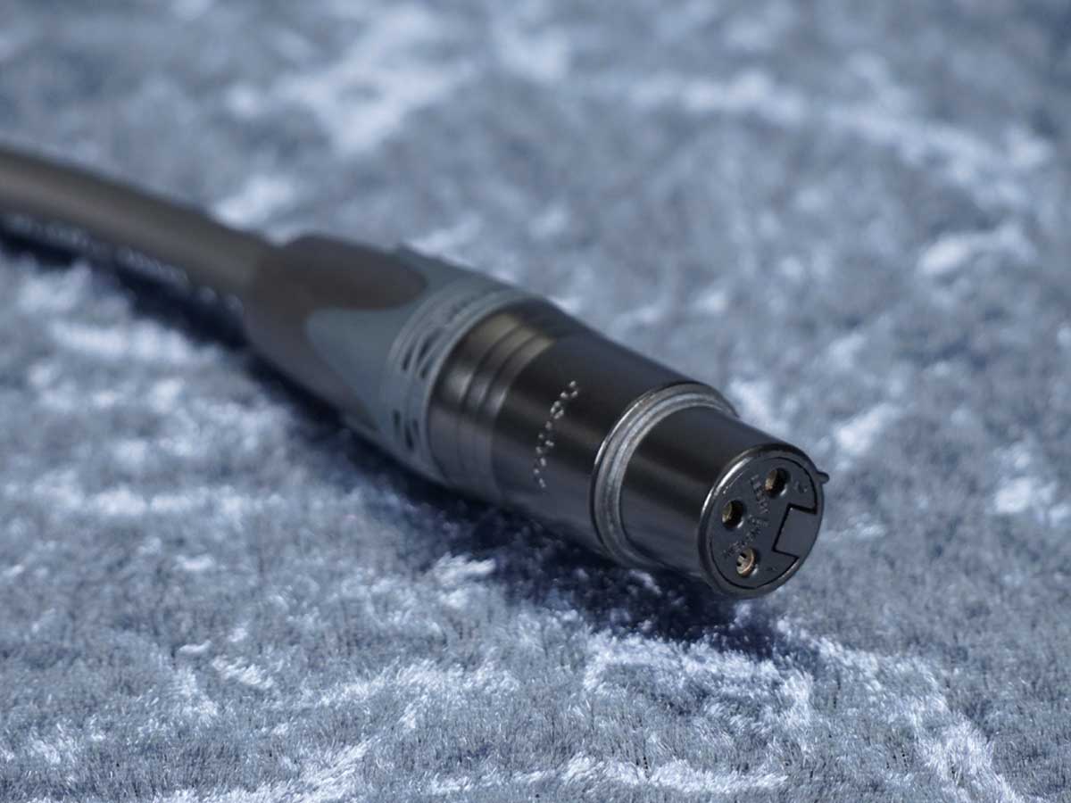 Kurzadapter Speakonbuchse auf XLR 3-Pol female - Sommer/Neutrik