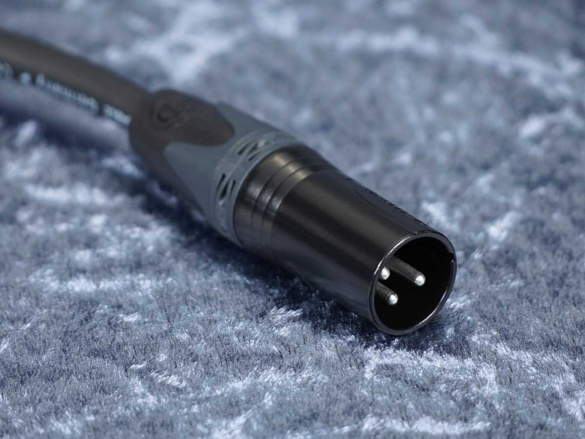 Kurzadapter Speakonbuchse auf XLR 3-Pol male - Sommer/Neutrik