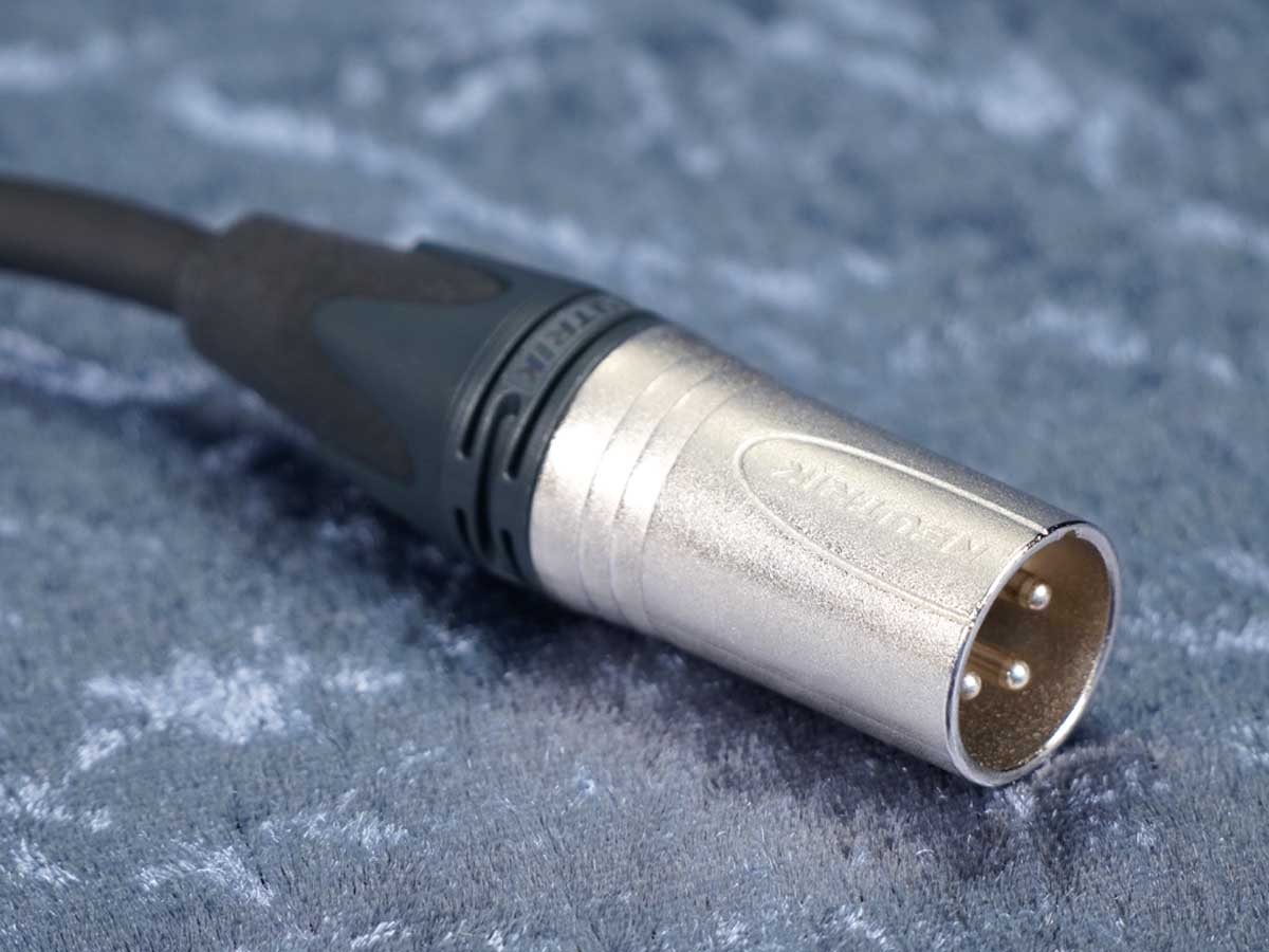 Kurzadapter Kleintuchel_f auf XLRm - Sommer/Amphenol/Neutrik