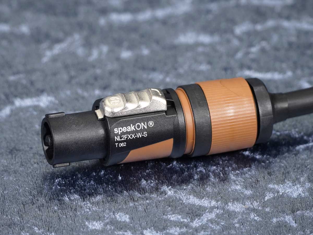 Lautsprecherkabel Sommer 'Meridian Mobile 240' schwarz / Neutrik