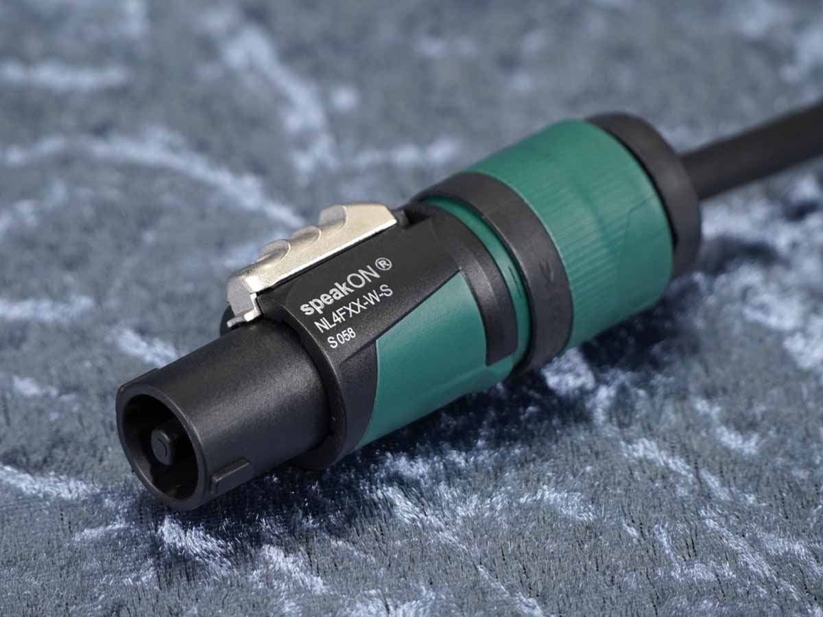 Lautsprecherkabel Sommer 'Meridian Mobile 215' schwarz / Neutrik