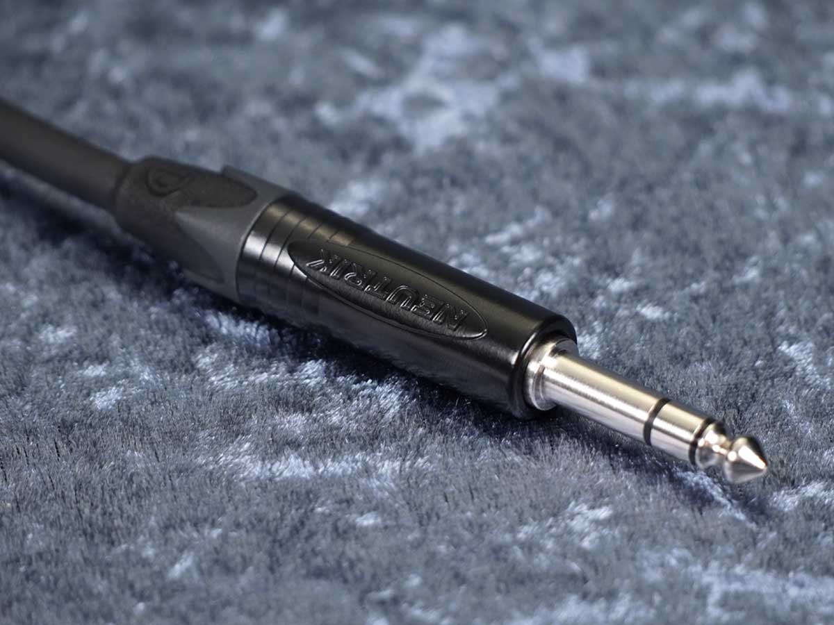 Kurzadapter XLR-3Pol female auf Plg6,3St - Sommer/Neutrik