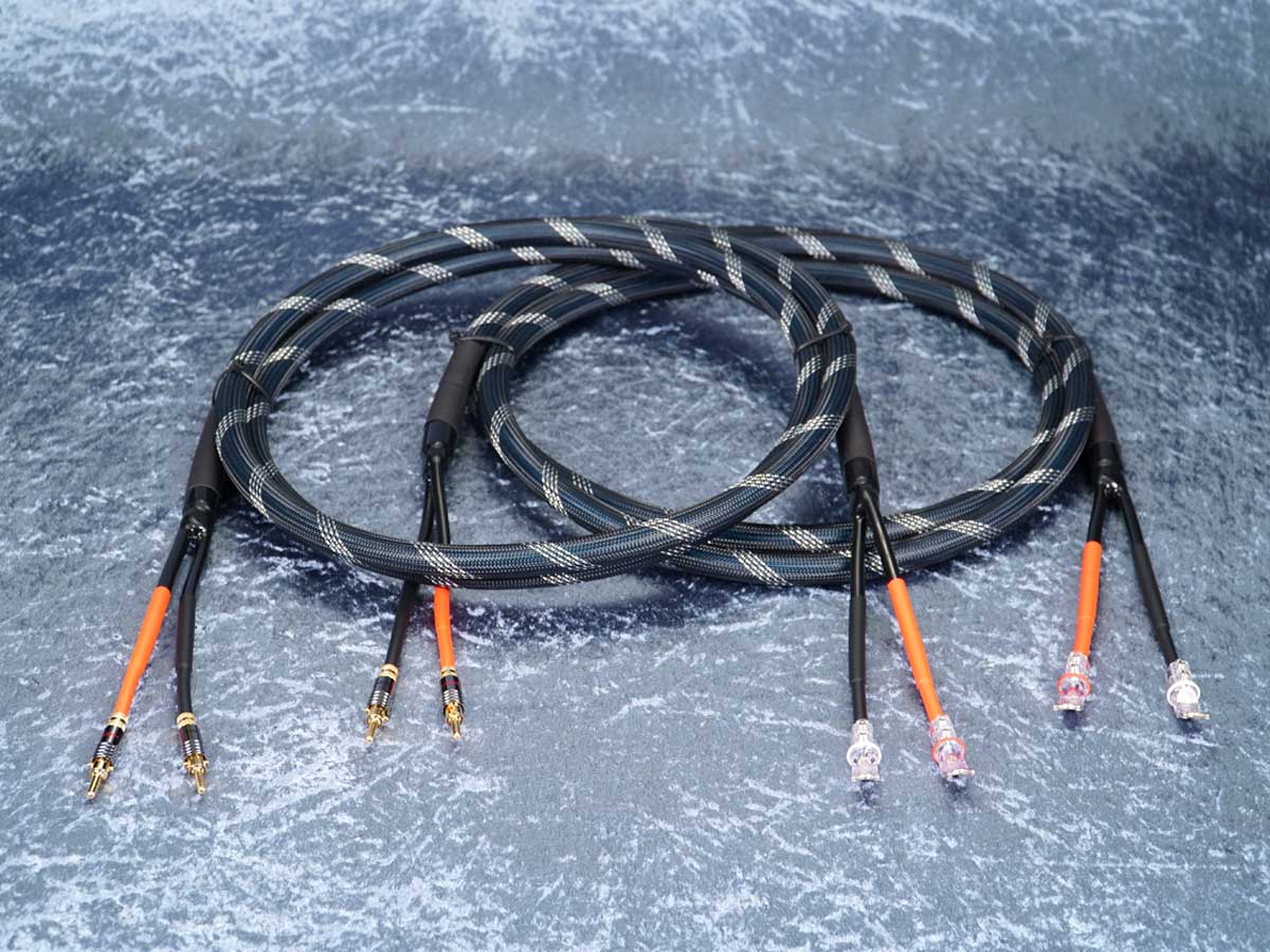Lautsprecherkabel 'Dual Blue' Gfl - Spreizspangen-Bananenstecker auf WBT 0681Ag Kabelschuhe