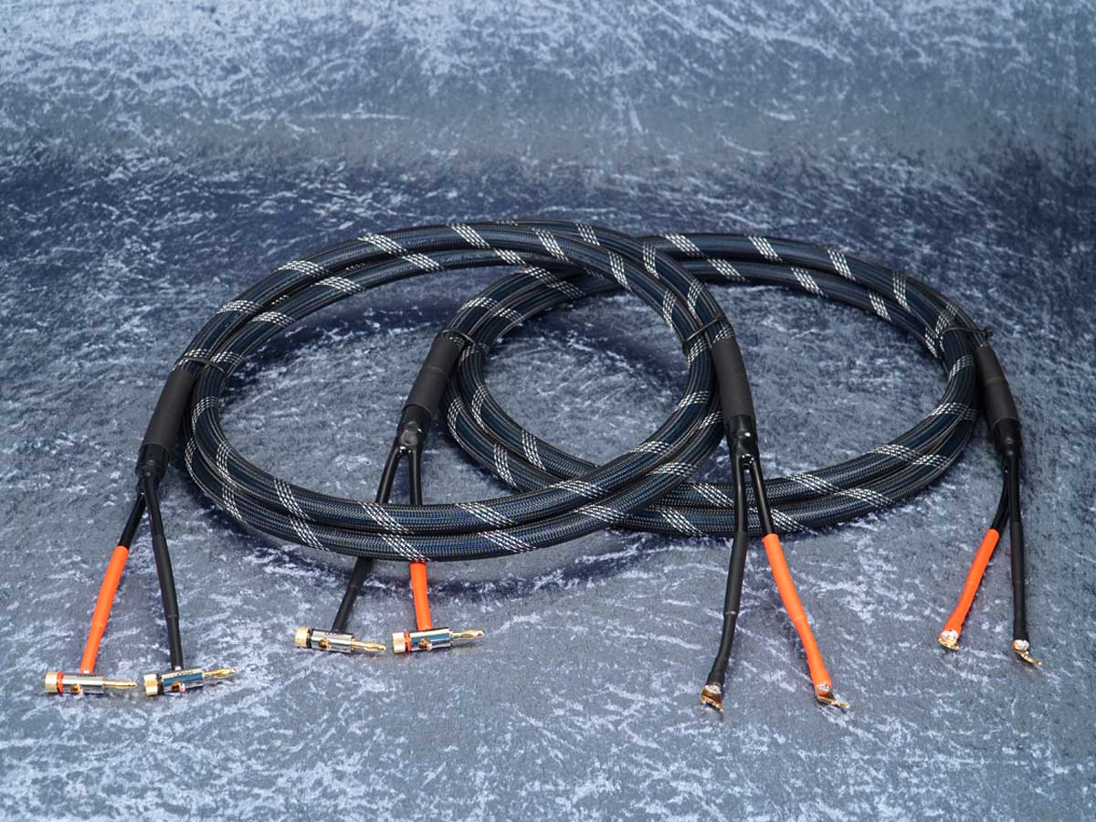 Lautsprecherkabel 'Dual Blue' Gfl - BM06 Bananenstecker auf CTA01 Kabelschuhe